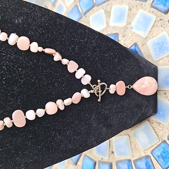 Vintage Stone Necklace Teardrop Opal Pendant Front Toggle Clasp Rose Pink W OS - Picture 3 of 5